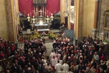 Messa Solenne celebrata in San Giacomo maggiore da S.E. Franco Giulio Brambilla, vescovo della Diocesi di Novara. Per l'occasione l'altare è stato ornato da un nuovo tendone rosso, secondo il caratteristico uso antico.